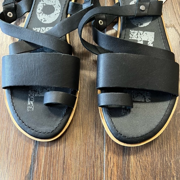 Sorel Ella cross cross sandal SZ 6 - Picture 5 of 7
